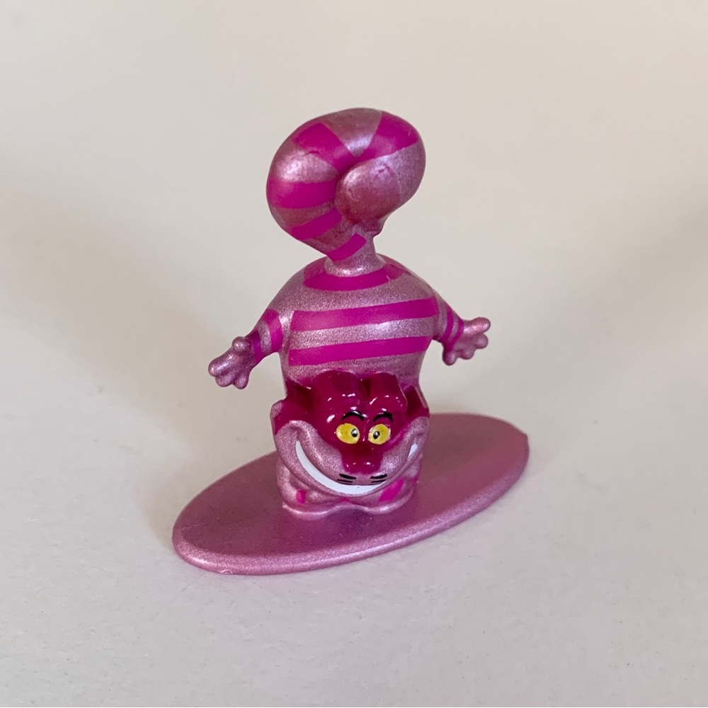 NEW Solid metal Cheshire Cat glitter
